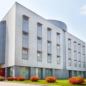 https://hotel-senator.it-lombardy.com
